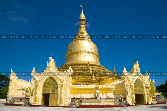 Буддистский храм Maha Wizaya Pagoda крупным планом солнечным днем. Янгон, Мьянма (2016 год). Стоковое фото, фотограф Виктор Карасев / Фотобанк Лори