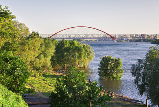 Bugrinskij bridge across the Ob. Стоковое фото, фотограф ArhSib / Фотобанк Лори