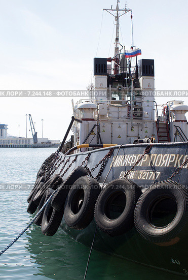 Буксир "Никифор Поярко", Морской порт, Сочи (2015 год). Редакционное фото, фотограф Юлия Ухина / Фотобанк Лори