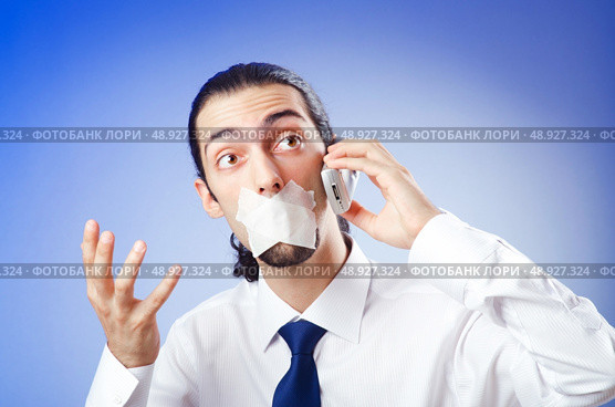 Businessman with his lips sealed. Стоковое фото, агентство Ingram Publishing / Фотобанк Лори