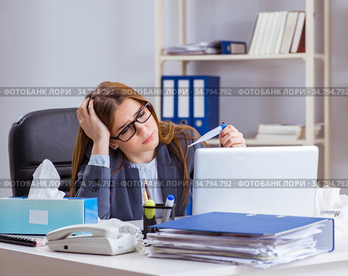 Businesswoman employee sick in the office. Стоковое фото, фотограф Elnur / Фотобанк Лори