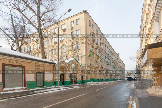 Бывший дом для вдов и сирот В. И. Фирсановой, архитектор Митрофан Арсеньев, .Электрический переулок, 3/10с4, Москва. (2024 год). Редакционное фото, фотограф Владимир Чинин / Фотобанк Лори