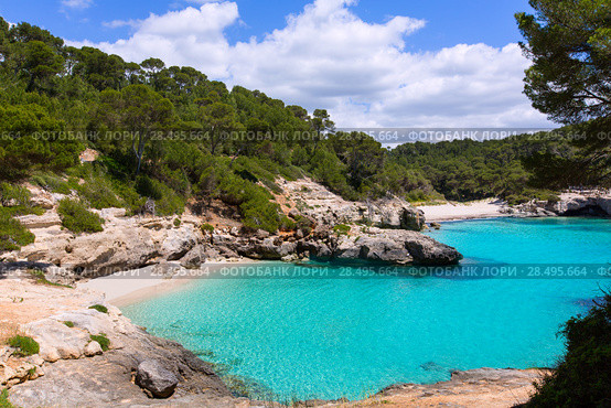 Cala Mitjana y Mitjaneta in Menorca Ciutadella at Balearic Islands. Стоковое фото, фотограф Tono Balaguer / Ingram Publishing / Фотобанк Лори