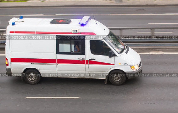 Car of an emergency medical service. Стоковое фото, фотограф Юрий Бизгаймер / Фотобанк Лори