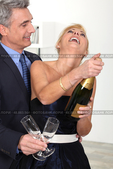 Celebrating their anniversary. Стоковое фото, агентство Ingram Publishing / Фотобанк Лори