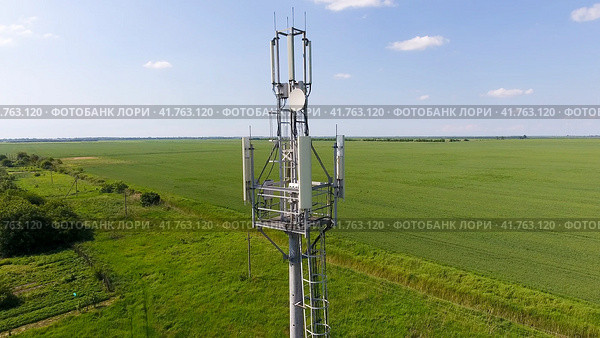 Cellular tower. Equipment for relaying cellular and mobile signal. Стоковое фото, фотограф Леонид Еремейчук / Фотобанк Лори