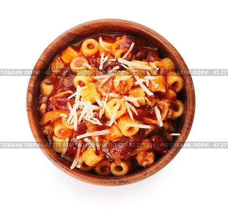 Чаша с вкусной пастой и фасолью на белом фоне. Стоковое фото, фотограф Pixel_shot / Фотобанк Лори