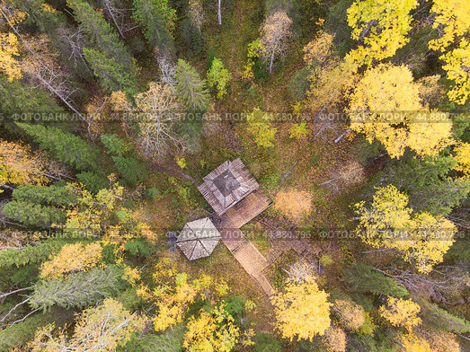 Часовня и беседка в густом лесу. Стоковое фото, фотограф Яковлев Сергей / Фотобанк Лори