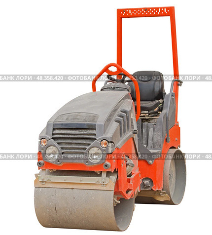 Часть пневмошинного катка  на белом фоне. Part of a heavy Vibration roller compactor for road repairing  on white background. Стоковое фото, фотограф Татьяна Д / Фотобанк Лори