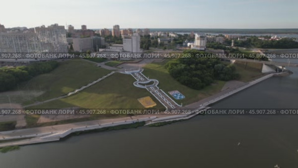 Чебоксары - лестница у оперного театра (аэросъемка 2022 года) Стоковое видео, видеограф Владислав Самошкин / Фотобанк Лори