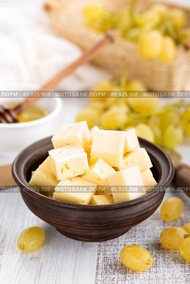 Cheese and grape. Стоковое фото, агентство Ingram Publishing / Фотобанк Лори