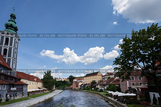 Чехия. Чески-Крумлов. Вид старинного центра города с рекой Влтава. (2013 год). Редакционное фото, фотограф Irina Kruskop / Фотобанк Лори