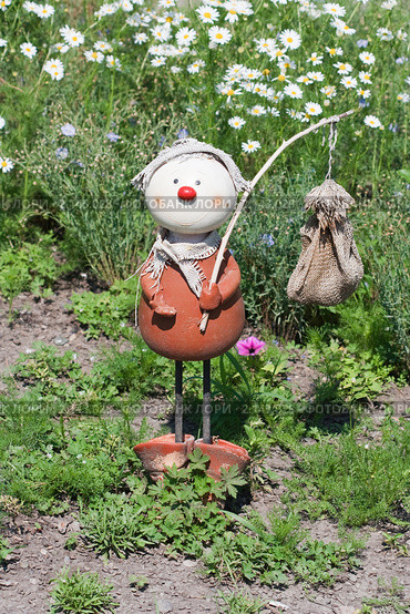 Человечек с узелком. Садовое украшение (2010 год). Редакционное фото, фотограф Шичкина Антонина / Фотобанк Лори