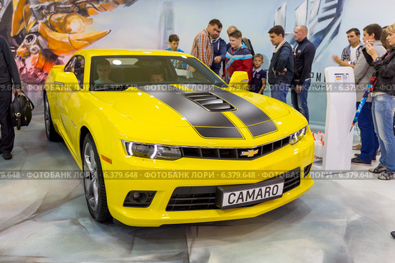 Chevrolet Camaro. Московский международный автомобильный салон 2014. Редакционное фото, фотограф Сергей Лаврентьев / Фотобанк Лори