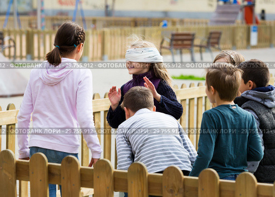 Children playing outdoors. Стоковое фото, фотограф Яков Филимонов / Фотобанк Лори