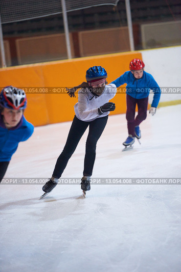 children speed skating. Стоковое фото, фотограф Benis Arapovic / PantherMedia / Фотобанк Лори