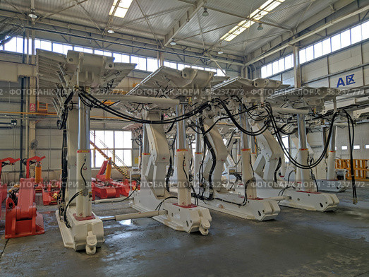 China, Zhengzhou - 03.07.2019. Hydraulic support for coal mining. Редакционное фото, фотограф Цибаев Алексей / Фотобанк Лори