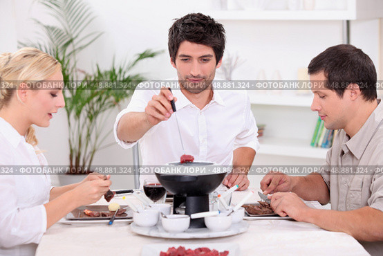 Chocolate fondue. Стоковое фото, агентство Ingram Publishing / Фотобанк Лори