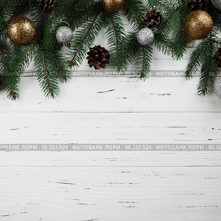 christmas composition green fir tree branches. Стоковое фото, агентство Ingram Publishing / Фотобанк Лори