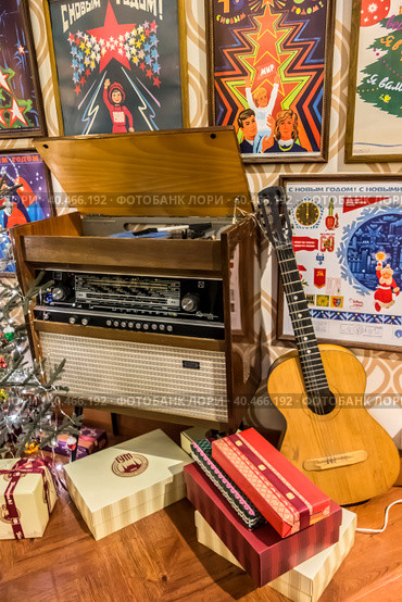 Christmas retro interior 80-es in the USSR (2018 год). Редакционное фото, фотограф Iva Noel / Фотобанк Лори