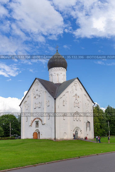 Church of the Transfiguration of the Savior on Ilyina Street (Veliky Novgorod, Russia), an ancient historical church painted by Theophanes the Greek (2020 год). Стоковое фото, фотограф Олег Иванов / Фотобанк Лори