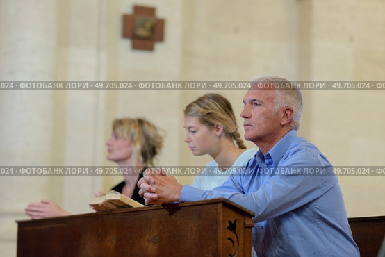 church people believe faith religious family. Стоковое фото, агентство Ingram Publishing / Фотобанк Лори