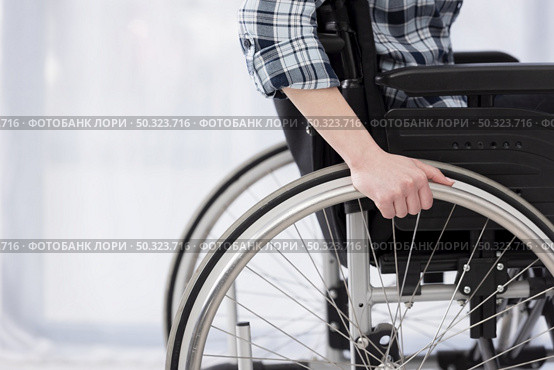 close up invalid person wheelchair. Стоковое фото, агентство Ingram Publishing / Фотобанк Лори