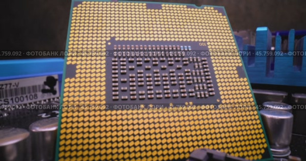 Close-up of CPU Chip Computer Central Processor. Modern computer technology concept. Стоковое видео, видеограф Андрей Армягов / Фотобанк Лори