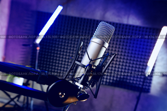 Close up of professional microphone in recording studio. Стоковое фото, фотограф Сергей Толмачёв / Фотобанк Лори
