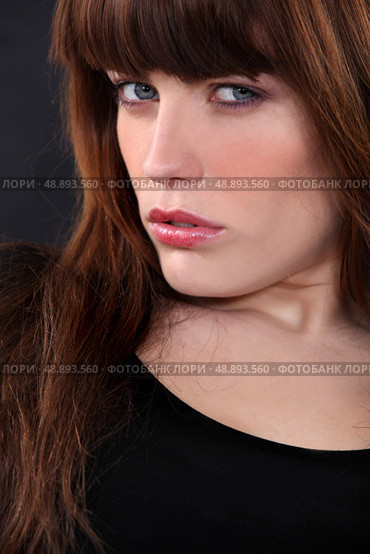 Closeup of a sultry brunette. Стоковое фото, агентство Ingram Publishing / Фотобанк Лори