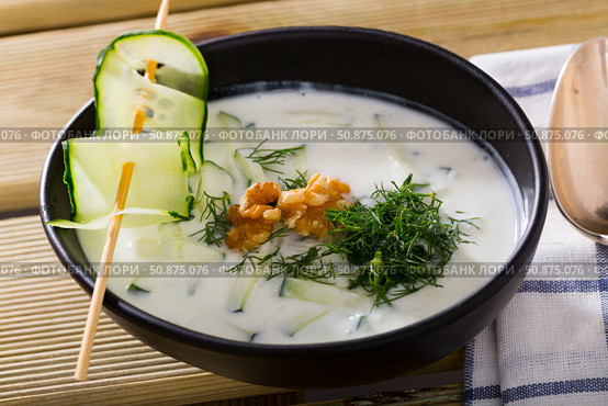Cold vegetable soup Tarator. Стоковое фото, фотограф Яков Филимонов / Фотобанк Лори