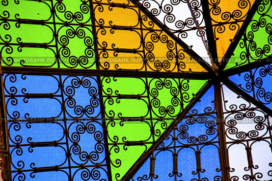 colorated glass and sun in morocco africa window and light. Стоковое фото, агентство Ingram Publishing / Фотобанк Лори