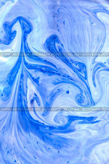 Colorful painting design with marble texture and copy space for your text. Abstract fluid acrylic painting. Modern art concept.. Marble effect of mixing duotone painting background. Стоковое фото, агентство Ingram Publishing / Фотобанк Лори