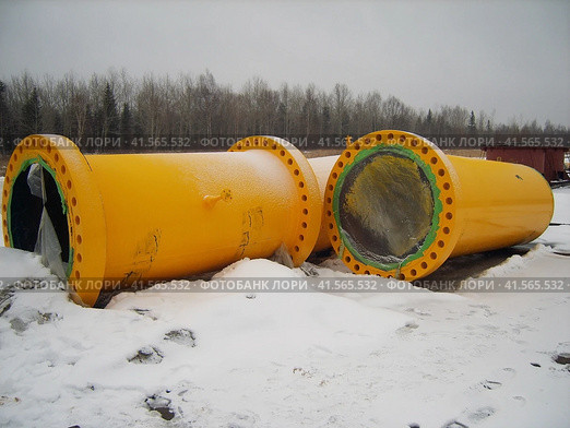 Construction of gas pipeline on the ground. Стоковое фото, фотограф Леонид Еремейчук / Фотобанк Лори