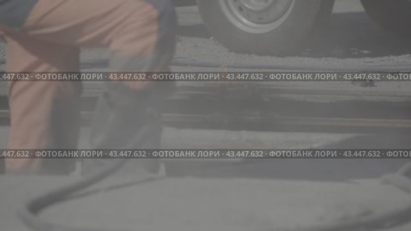Construction work, jackhammer, concrete and bolts строительные работы, отбойный молоток, бетон и болты. Стоковое видео, видеограф Опока Алексей / Фотобанк Лори