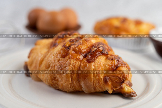Cooked bread with ingredients Eggs and tapioca flour in a cup. Selective focus. Стоковое фото, агентство Ingram Publishing / Фотобанк Лори