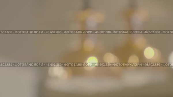 Copper lamp, loft, chandelier, light, shine, reflection медная лампа, люстра, свет, блеск, отражение. Стоковое видео, видеограф Опока Алексей / Фотобанк Лори