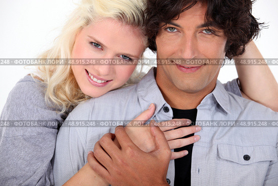 Couple hugging. Стоковое фото, агентство Ingram Publishing / Фотобанк Лори