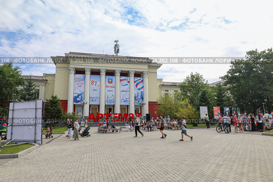 День города Артема, Приморский край. Дворец культуры угольщиков. Редакционное фото, фотограф Римма Тельнова / Фотобанк Лори