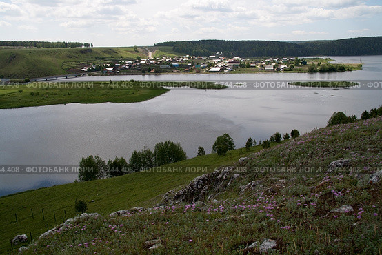 Деревня Аракаево на реке Серге (2013 год). Стоковое фото, фотограф Андрей Казаков / Фотобанк Лори