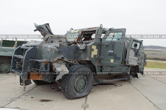 Destroyed in the war Ukrainian armored personnel carrier.2022-11-04. Редакционное фото, фотограф Александр Перепелицын / Фотобанк Лори