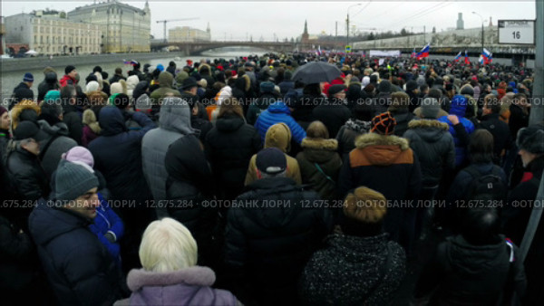Десятки тысяч людей на митинге в Москве. Таймлапс (2015 год). Редакционное видео, видеограф Vladimir Botkin / Фотобанк Лори
