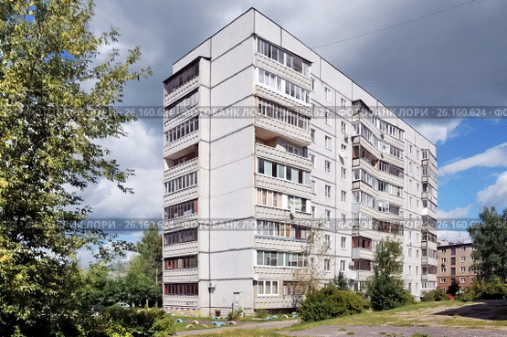 Девятиэтажный панельный жилой дом в городе Павловский Посад Московской области (2015 год). Стоковое фото, фотограф stargal / Фотобанк Лори