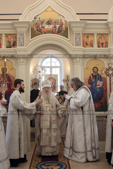 Диаконская хиротония в день Великого освящения Богородицерождественского храма деревни Никольское (2018 год). Редакционное фото, фотограф Дмитрий Неумоин / Фотобанк Лори