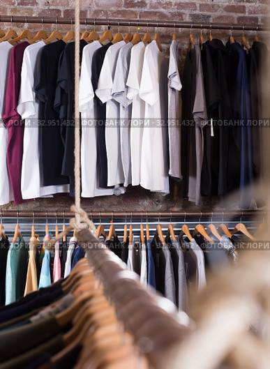 different colored togs in the modern shop. Стоковое фото, фотограф Яков Филимонов / Фотобанк Лори