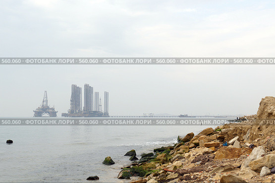Добыча нефти недалеко от Баку. Азербайджан. (2008 год). Стоковое фото, фотограф Алексей Зарубин / Фотобанк Лори