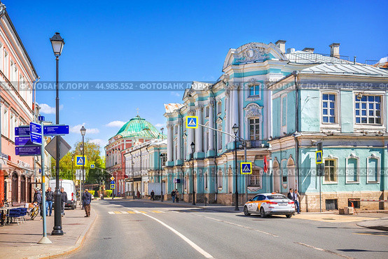 Дом Апраксиных-Трубецких, улица Покровка, Москва (2023 год). Редакционное фото, фотограф Baturina Yuliya / Фотобанк Лори