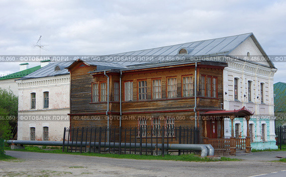 Дом для прислуги купца Корнилова / Центральная районная библиотека. Тюменская область, Тобольск, улица Кирова, 17. Редакционное фото, фотограф Алексей Иванов / Фотобанк Лори