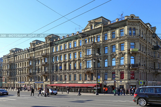 Дом купца Шарова - Доходный дом П. И. Лихачева. Город Санкт-Петербург, Невский проспект, 66 (2017 год). Редакционное фото, фотограф Григорий Писоцкий / Фотобанк Лори