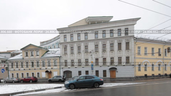 Дом русского зарубежья имени Александра Солженицына зимой, панорама справа на лево (2017 год). Редакционное видео, видеограф Дмитрий Неумоин / Фотобанк Лори